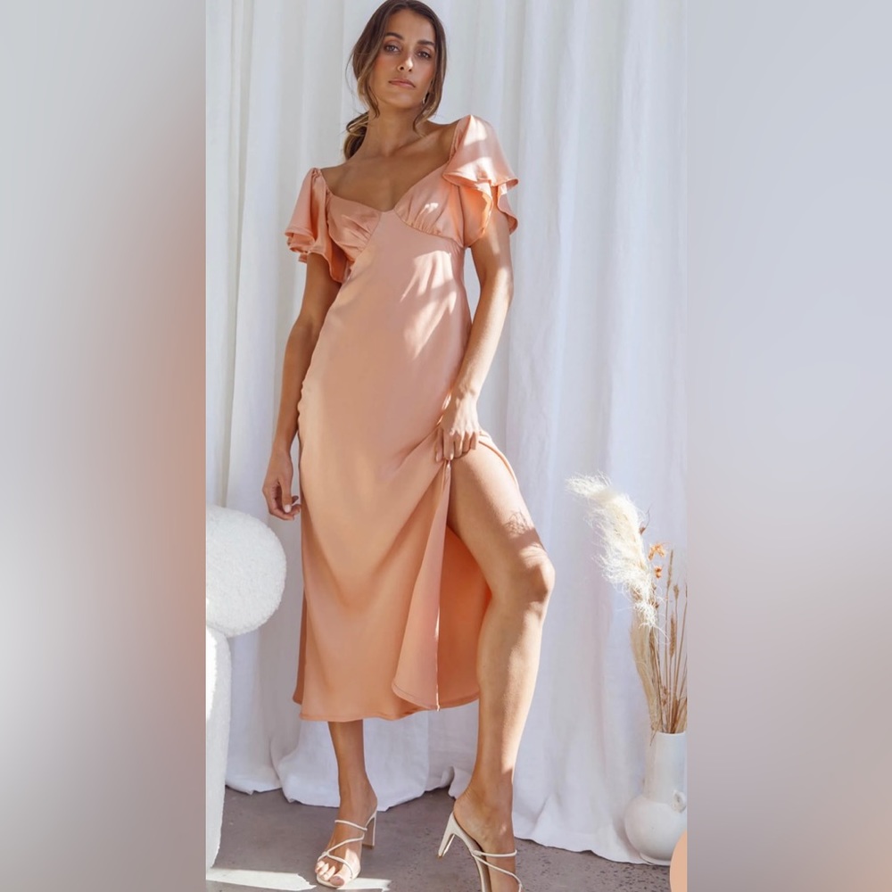Selfie Leslie pink maxi dress
